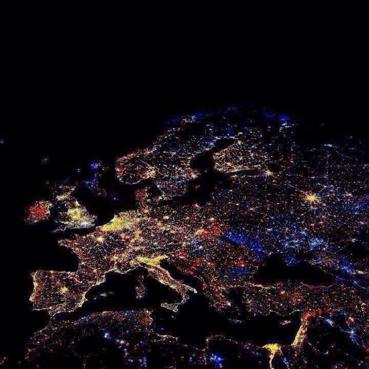 Лучшей стране на свете. Ночной вид из космоса. Вид ночной земли из космоса. Россия из космоса ночью. Ночная земля вид с космоса.