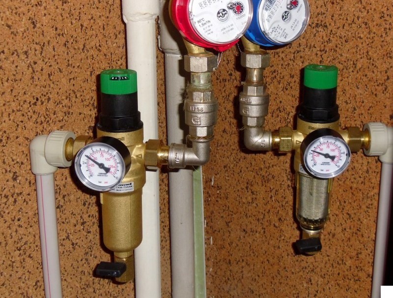 Как регулировать давление воды в квартире